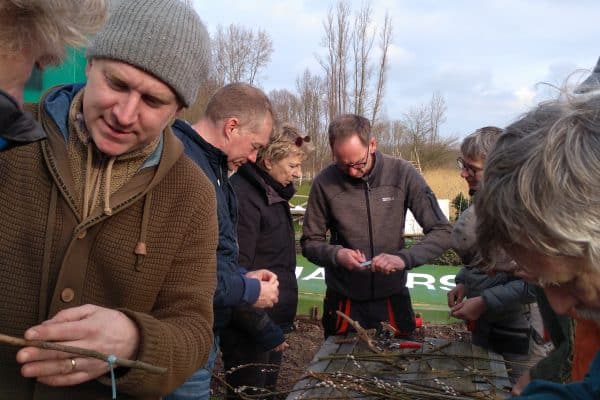 Workshop enten vrijwilligers Goran Weerwoud Utopia Eiland Floriade Workshop enten vrijwilligers Goran Weerwoud Utopia Eiland Floriade